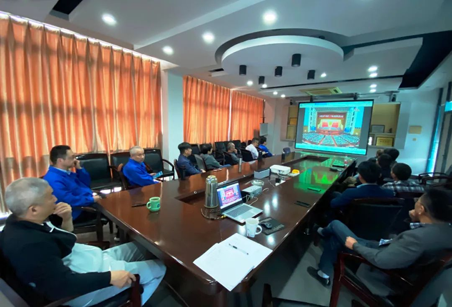 電滾筒公司黨員集中收看黨的二十大開幕會(huì)直播.png 電滾筒公司黨員集中收看黨的二十大開幕會(huì)直播.png