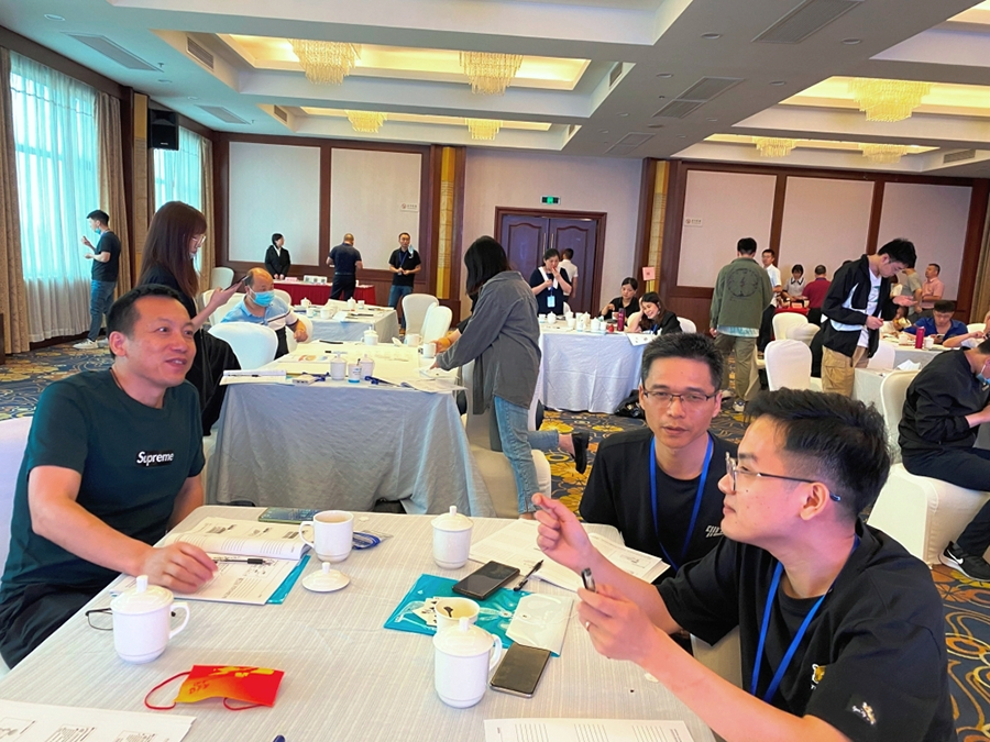 電動(dòng)滾筒公司組織管理干部參加健峰培訓(xùn).png 電動(dòng)滾筒公司組織管理干部參加健峰培訓(xùn).png